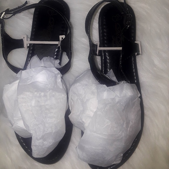 🆕️5⭐PRICE FIRM Black Faux Leather sandals - Picture 5 of 7